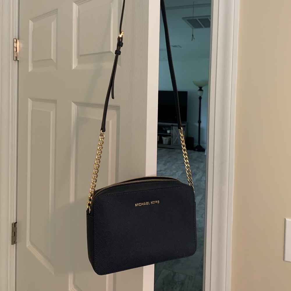 Michael Kors Ginny Medium Crossbody